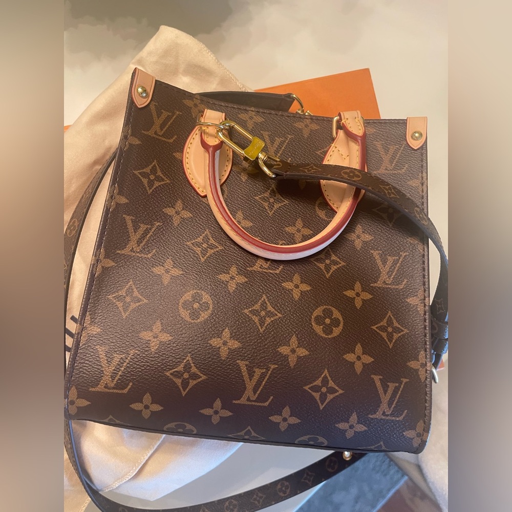 Louis Vuitton Monogram Sac Plat BB. NIB.